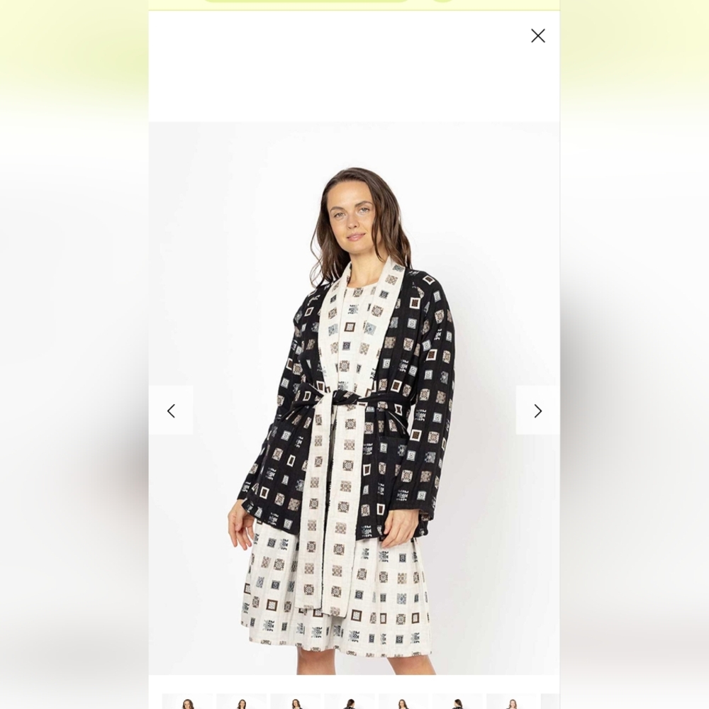 Ryan robe banquet Reversible As New